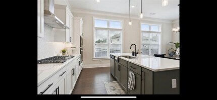 109 Village Green Ave in Woodstock, GA - Building Photo - Building Photo