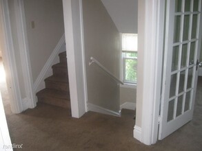 919 13th St-Unit -Apt 2 in Huntington, WV - Foto de edificio - Building Photo