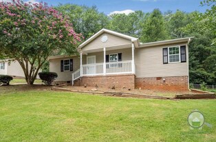 1600 Winding Way in Taylors, SC - Building Photo