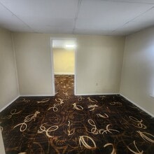 101 Crawford Ave, Unit Apartment 2 in Altoona, PA - Foto de edificio - Building Photo