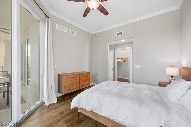 property at 2738 Tiburon Blvd E