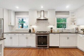 121 S Main St in Rolesville, NC - Building Photo - Building Photo