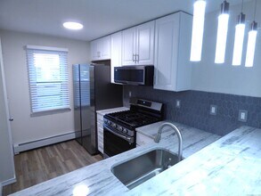 36 Butternut Ln in Rocky Hill, CT - Building Photo - Building Photo