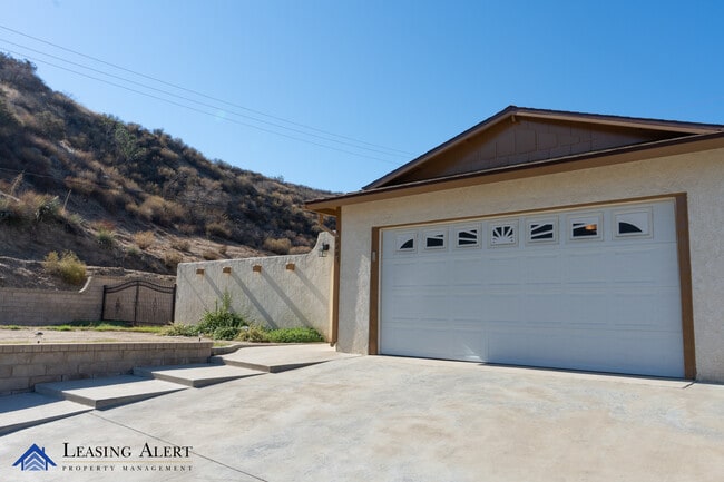 26603 Berino Dr in Santa Clarita, CA - Building Photo - Building Photo