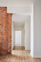 911 Madison Ave in Toledo, OH - Building Photo