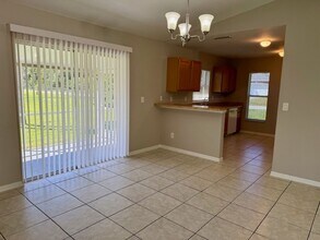 3867 Hollycrest St in Ft. Myers, FL - Building Photo - Building Photo