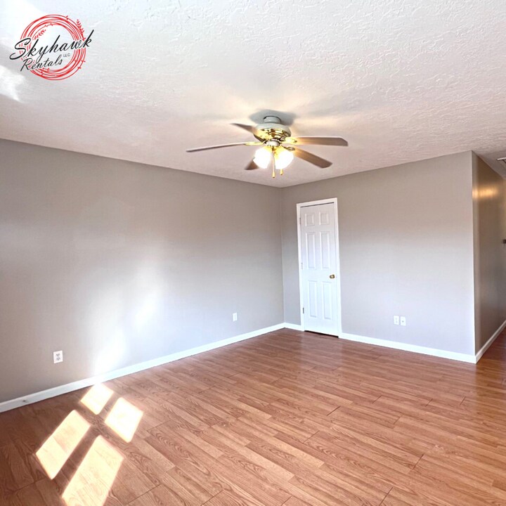 114 Bo Dr in Martin, TN - Building Photo