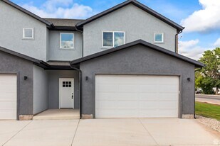 150 S 100 E in Richfield, UT - Building Photo