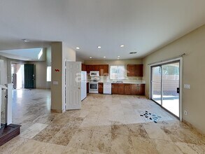 6327 Hamilton Grove Ave in Las Vegas, NV - Foto de edificio - Building Photo