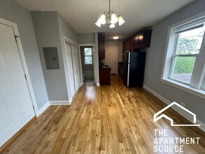 4560 W George St in Chicago, IL - Building Photo - Building Photo