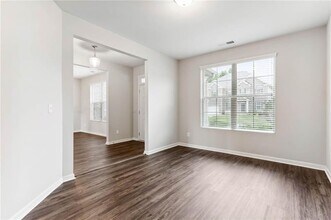 5530 Mirror Lake Dr in Cumming, GA - Building Photo - Building Photo