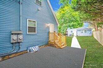 79 15th St in Wading River, NY - Building Photo - Building Photo