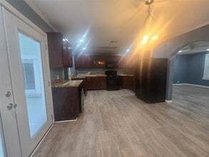 1905 Oleander in La Marque, TX - Building Photo - Building Photo