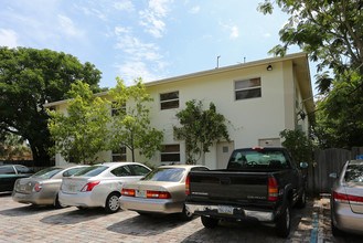 530 NE 15th Ct in Fort Lauderdale, FL - Building Photo - Building Photo