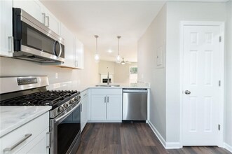 547 Harbor Lake Ct in Marietta, GA - Foto de edificio - Building Photo