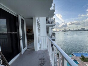 1228 West Ave in Miami Beach, FL - Building Photo - Building Photo