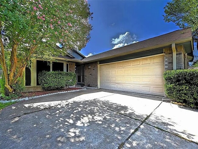 property at 1811 Windy Knoll Dr