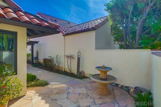 17675 Rienzi Pl in San Diego, CA - Building Photo - Building Photo