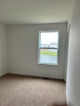 38 Hemingway Ave in Ashville, OH - Building Photo - Building Photo