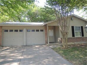 1813 Cottonwood St in Arlington, TX - Building Photo - Building Photo