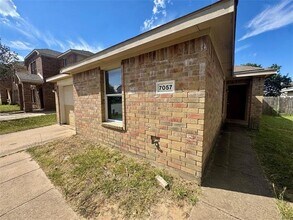 7057 Wax Berry Dr in Dallas, TX - Building Photo - Building Photo