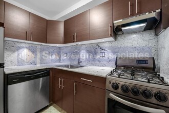 425 E 80th St in New York, NY - Building Photo - Building Photo