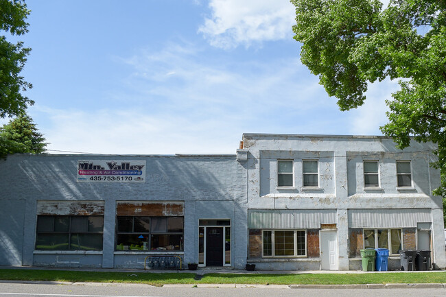 39 Main St in Wellsville, UT - Building Photo - Building Photo