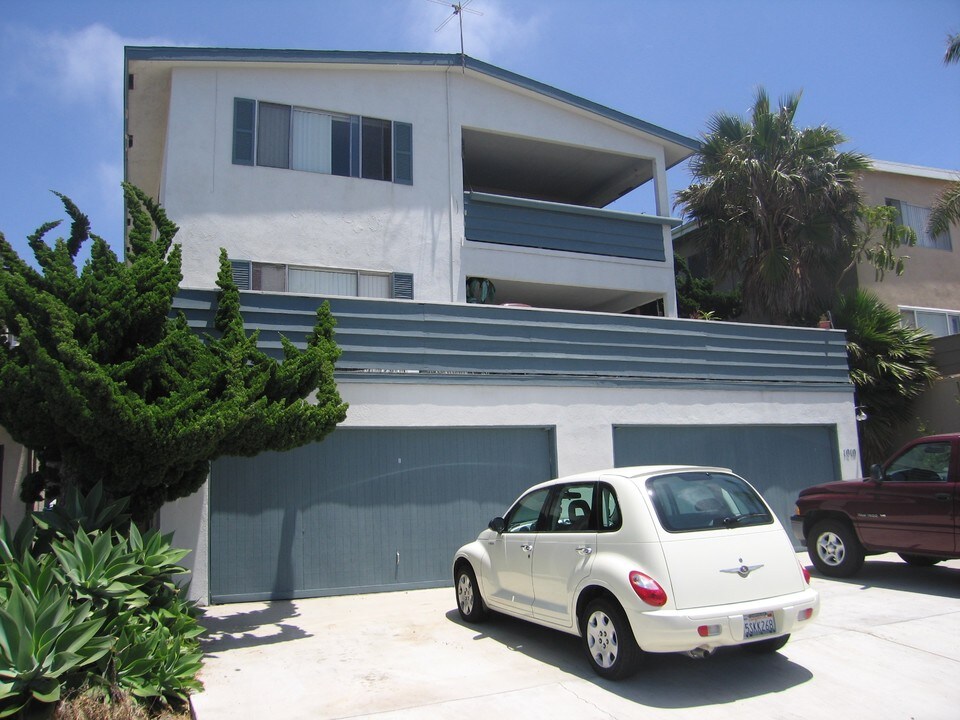 Buena Vista Apartments in San Clemente, CA - Building Photo