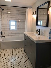 662 Lamberton St NE, Unit 1 in Grand Rapids, MI - Foto de edificio - Building Photo