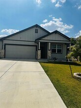 94 Barton Creek Ln in Hutto, TX - Building Photo - Building Photo