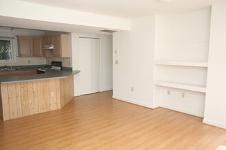 2513 Plateau Rd-Unit -Apt #B in Charlottesville, VA - Building Photo - Building Photo