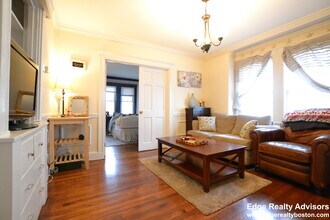 57 Hobart St in Boston, MA - Building Photo - Building Photo
