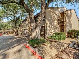 1800 Navajo Pl in Irving, TX - Building Photo