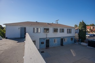 2069-2075 Saint Louis Ave in Signal Hill, CA - Building Photo - Building Photo