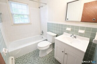 949 Hopmeadow St in Simsbury, CT - Building Photo - Building Photo