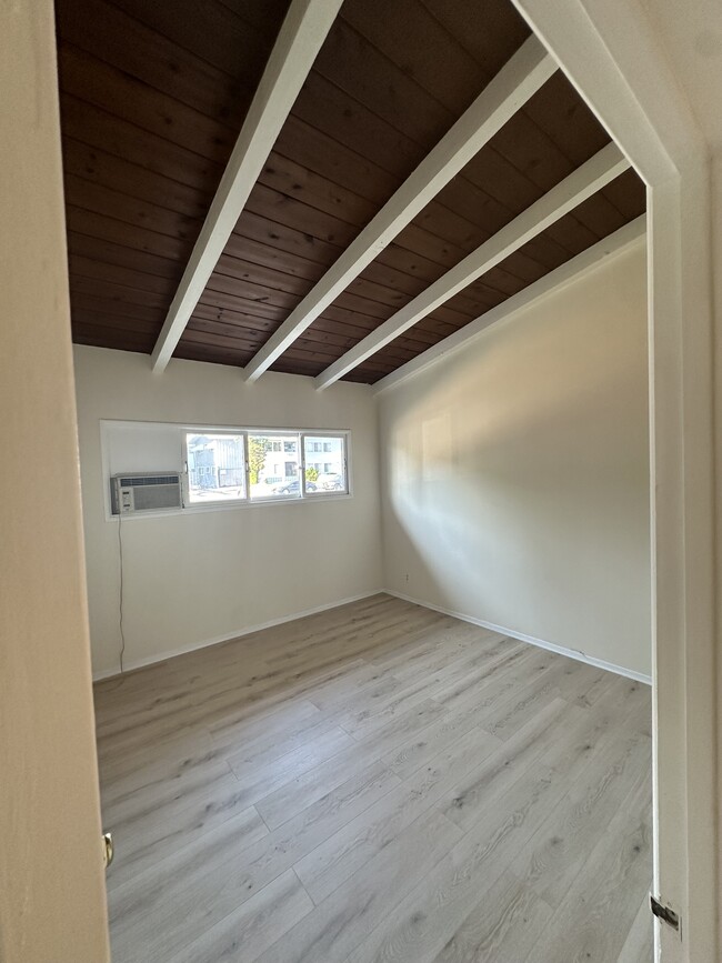 5558 Colbath Ave, Unit 5558 in Sherman Oaks, CA - Building Photo - Building Photo