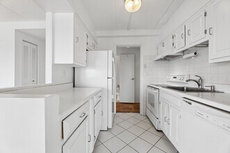 1600 Center in Fort Lee, NJ - Building Photo - Building Photo