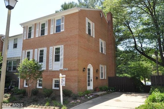 3378 Whipple Ct in Annandale, VA - Foto de edificio - Building Photo