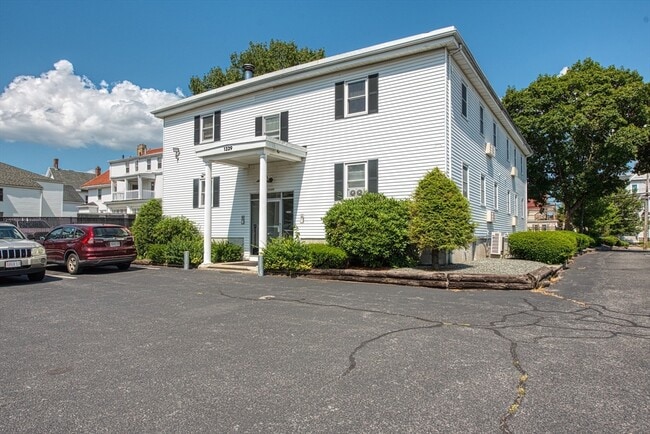 1329 Main St in Brockton, MA - Building Photo - Building Photo