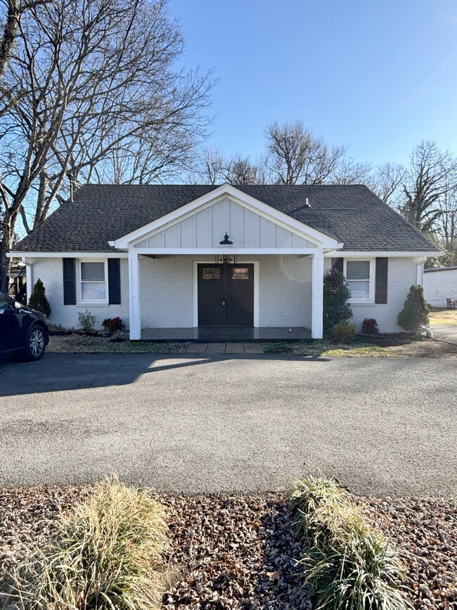 107 1st Ave in Murfreesboro, TN - Building Photo - Building Photo