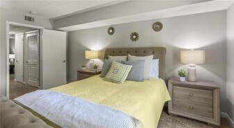 3000 Spring Hill Pkwy SE in Smyrna, GA - Building Photo