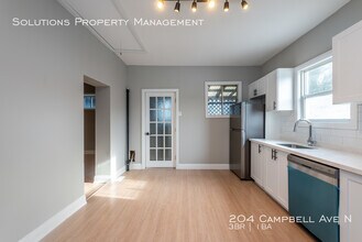 204 Campbell Ave in Hamilton, ON - Building Photo - Building Photo
