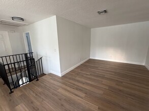 1866 Michigan Ave NE in St. Petersburg, FL - Building Photo - Building Photo