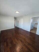 1215 E 15th St, Unit 1215 in a half in Long Beach, CA - Building Photo