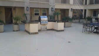 1435 Lomita Blvd, Unit 105 in Harbor City, CA - Building Photo