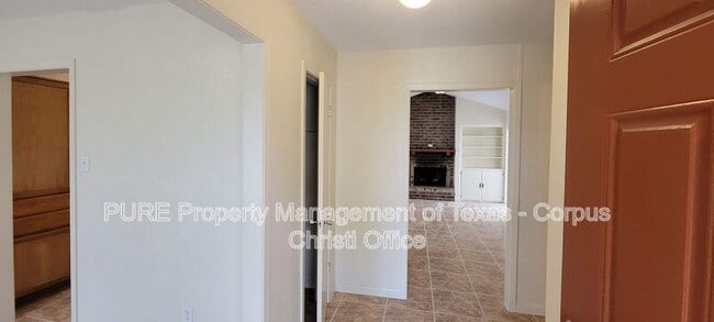 2255 Lombardy Dr in Corpus Christi, TX - Building Photo - Building Photo