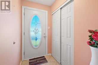 6104 Vineyard Dr in Ottawa, ON - Building Photo - Building Photo