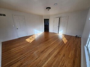 354 Ferson Ave in Iowa City, IA - Building Photo - Building Photo