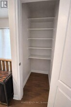 3038 Postridge Dr in Oakville, ON - Building Photo - Building Photo