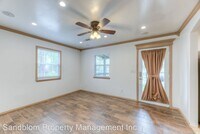 1111 N Garfield Ave photo'
